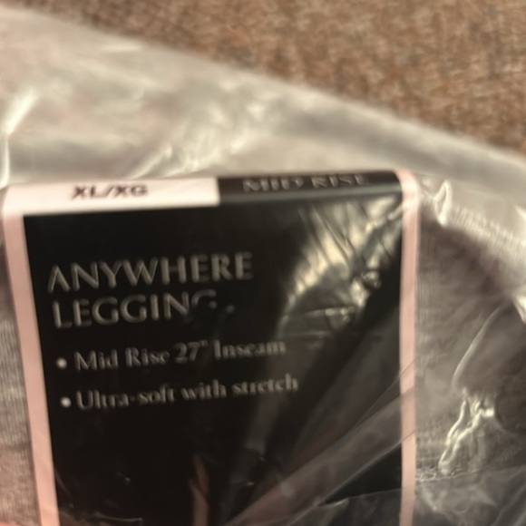 Victoria’s Secret Anywhere Legging - Picture 5 of 5